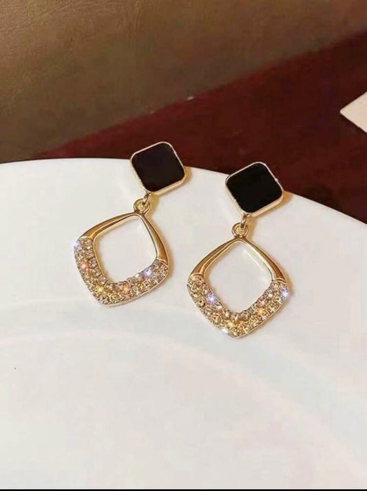 1pair Fashionable Minimalist Geometric Rhombus Shaped Earring With S925 Silver Pin & Embedded Rhinestones, Suitable For Women's Daily Wear And High-end Temperament